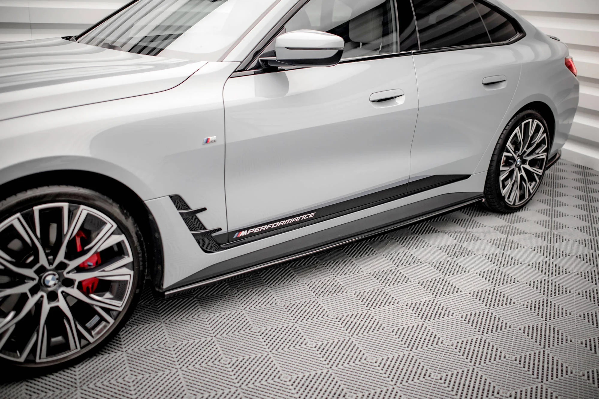 SIDE SKIRTS DIFFUSERS V.2 BMW I4 M-PACK G26 - Image 3