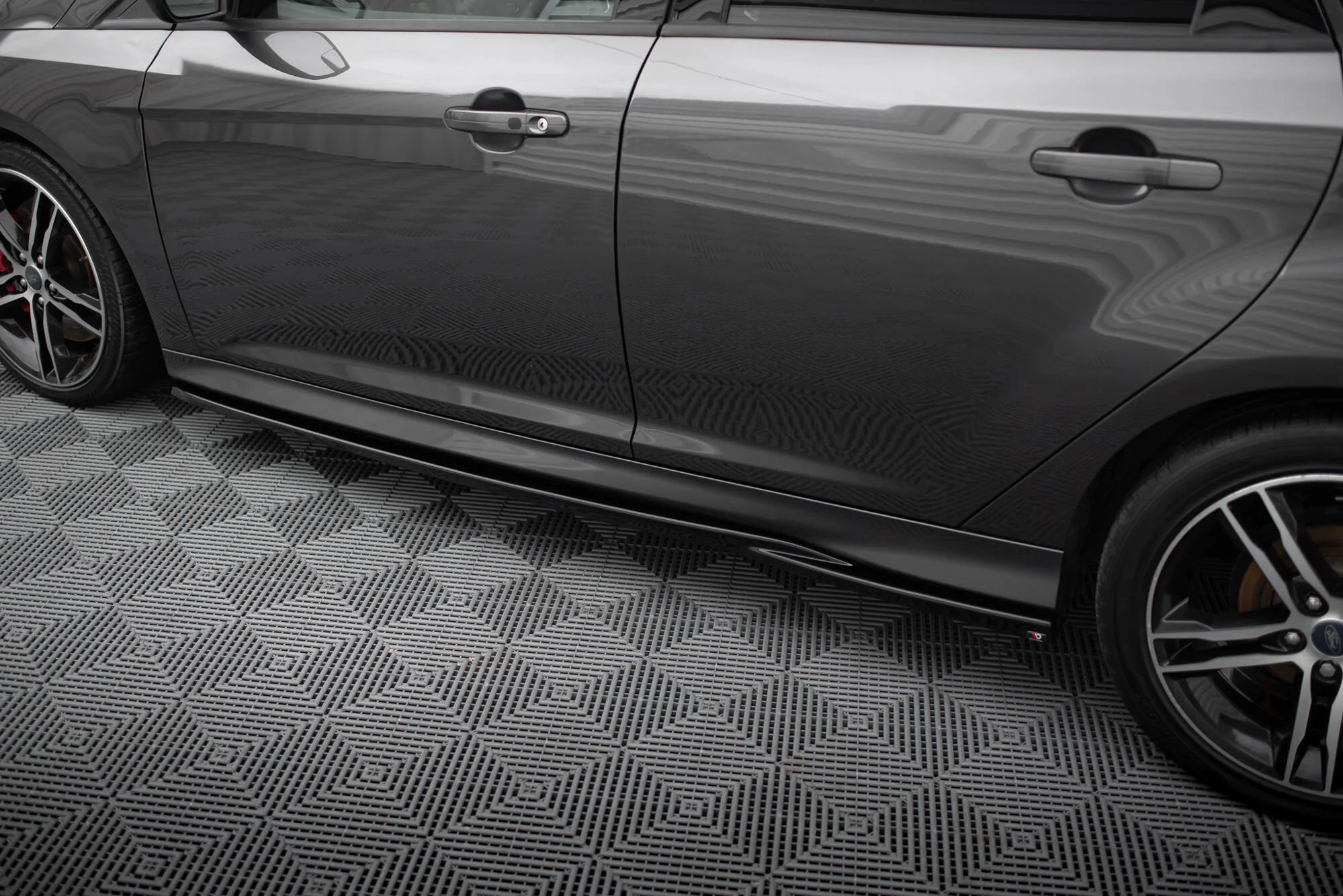 SIDE SKIRTS DIFFUSERS V.2 FORD FOCUS ST MK3 / MK3 FL - Image 4