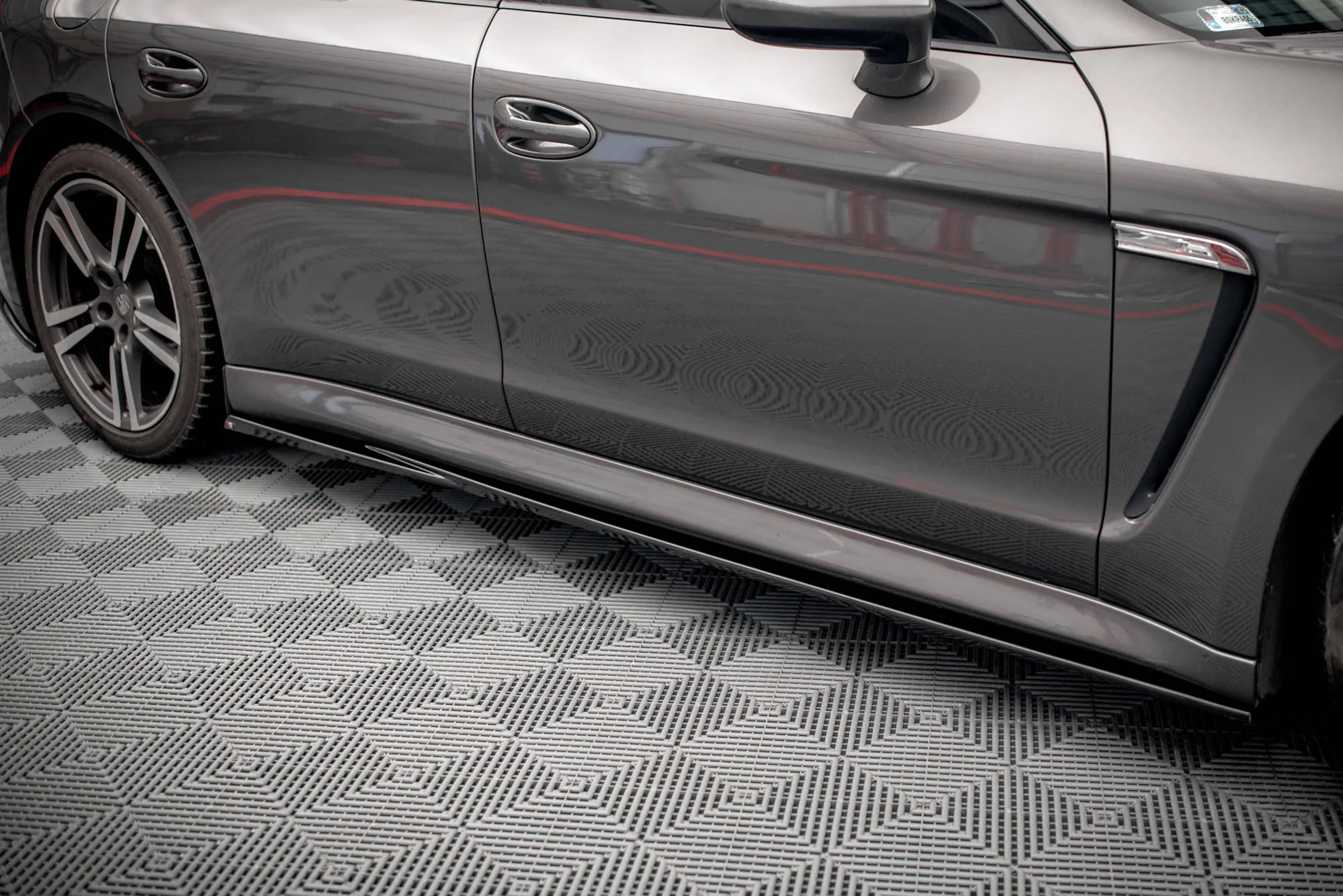 SIDE SKIRTS DIFFUSERS V.2 PORSCHE PANAMERA / PANAMERA DIESEL / PANAMERA TURBO 970 - Image 3