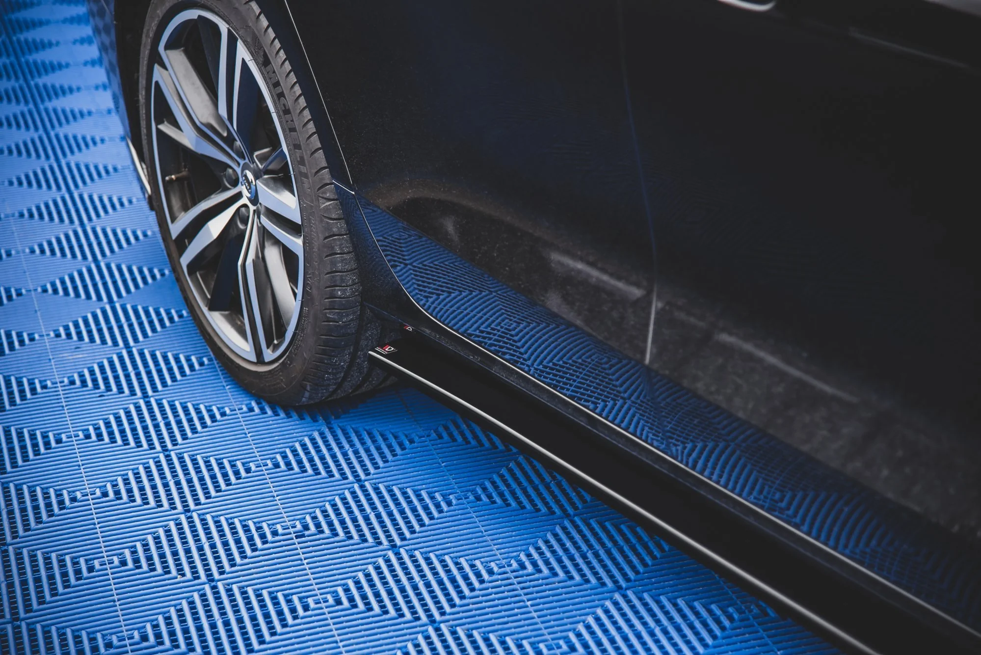 SIDE SKIRTS DIFFUSERS V.2 VOLVO S60 R-DESIGN MK3 - Image 3