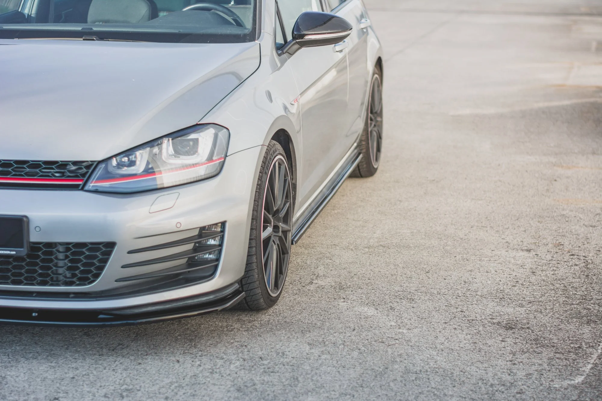 SIDE SKIRTS DIFFUSERS V.2 VW GOLF 7 GTI (NARROW) - Image 2