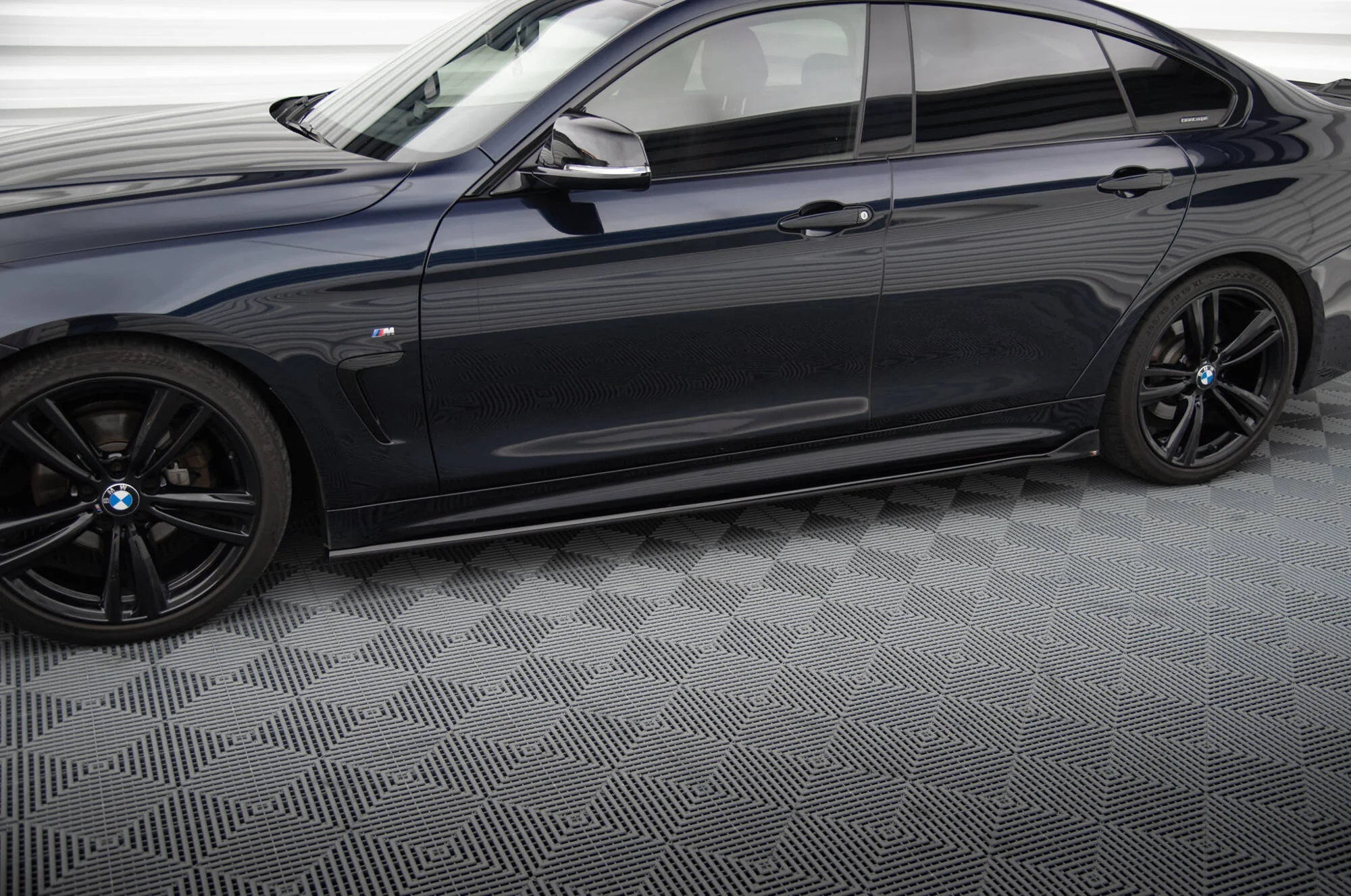 SIDE SKIRTS DIFFUSERS V.3 BMW 4 COUPE / GRAN COUPE / CABRIO M-PACK F32 / F36 / F33 - Image 3