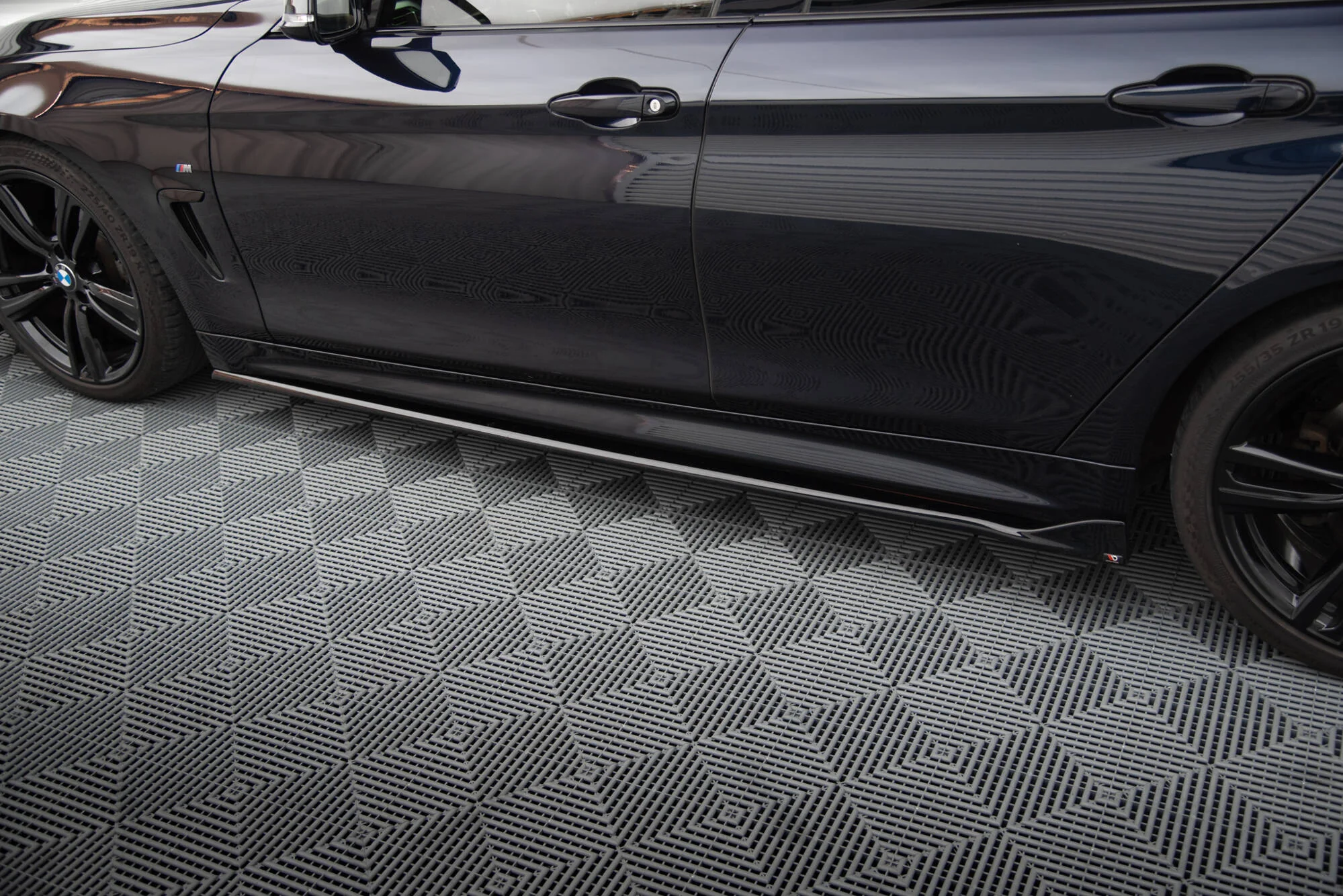 SIDE SKIRTS DIFFUSERS V.3 BMW 4 COUPE / GRAN COUPE / CABRIO M-PACK F32 / F36 / F33 - Image 4