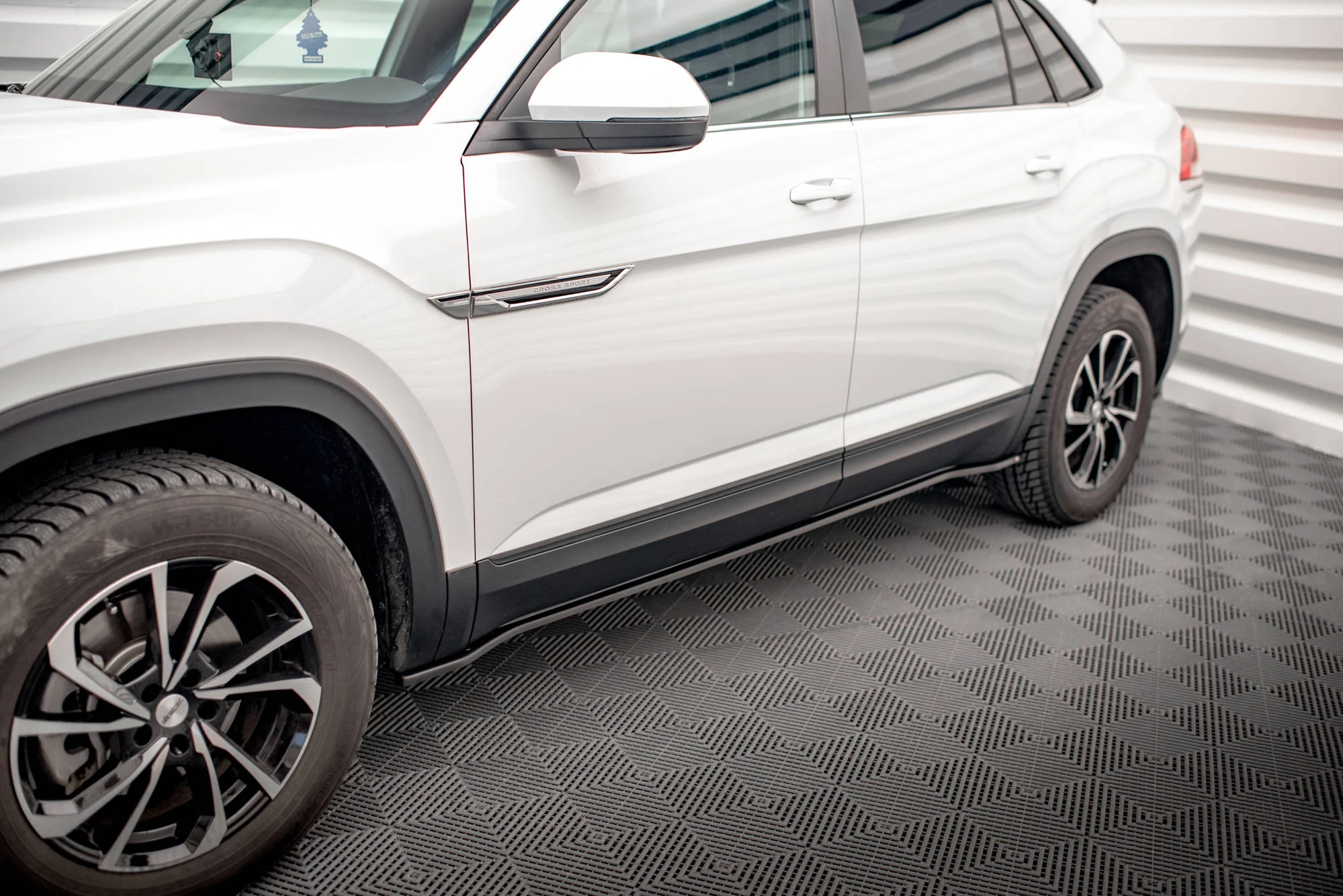 SIDE SKIRTS DIFFUSERS VOLKSWAGEN ATLAS CROSS SPORT - Image 3
