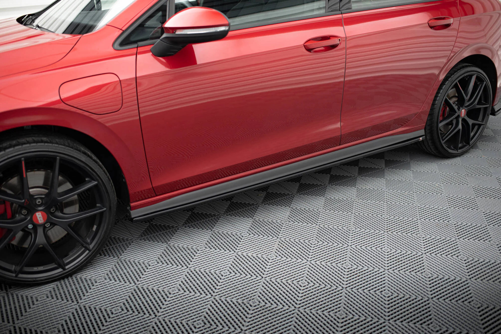 SIDE SKIRTS DIFFUSERS VOLKSWAGEN GOLF 8 GTI / GTI CLUBSPORT / R-LINE - Image 5