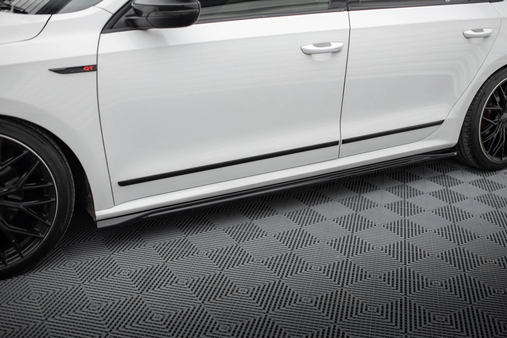 SIDE SKIRTS DIFFUSERS VOLKSWAGEN PASSAT GT B8 FACELIFT USA - Image 3