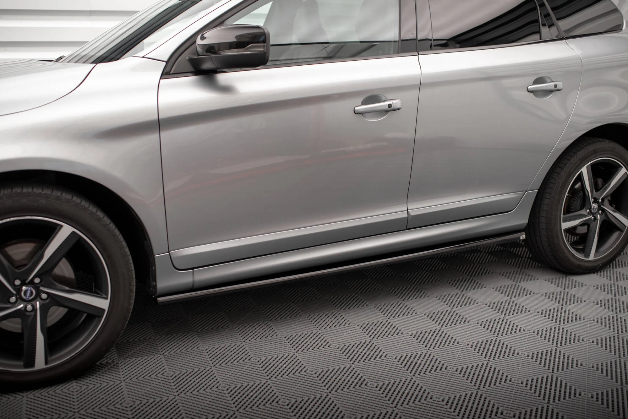 SIDE SKIRTS DIFFUSERS VOLVO XC60 R-DESIGN MK1 FACELIFT - Image 3