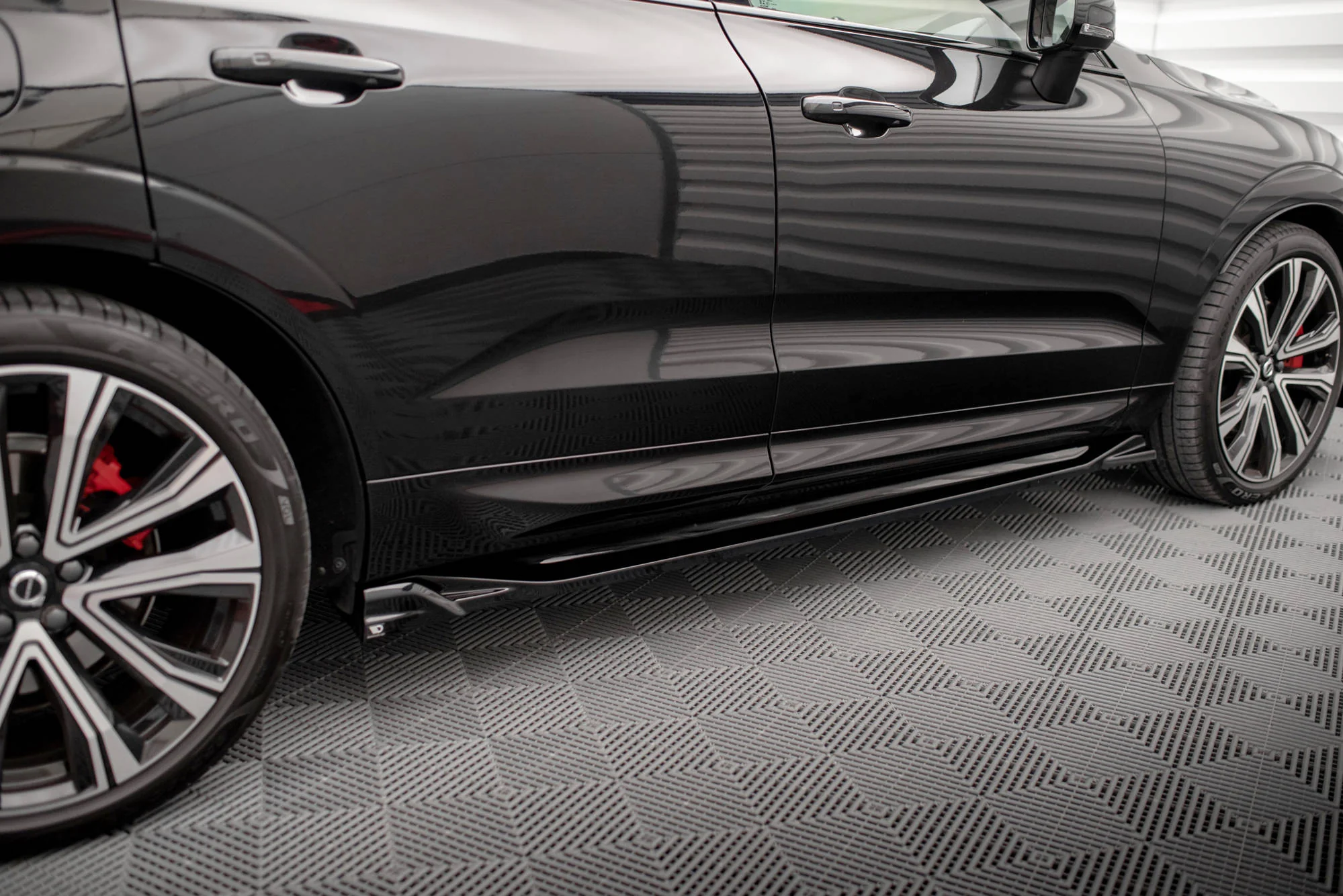 SIDE SKIRTS DIFFUSERS VOLVO XC60 R-DESIGN MK2 FACELIFT - Image 4