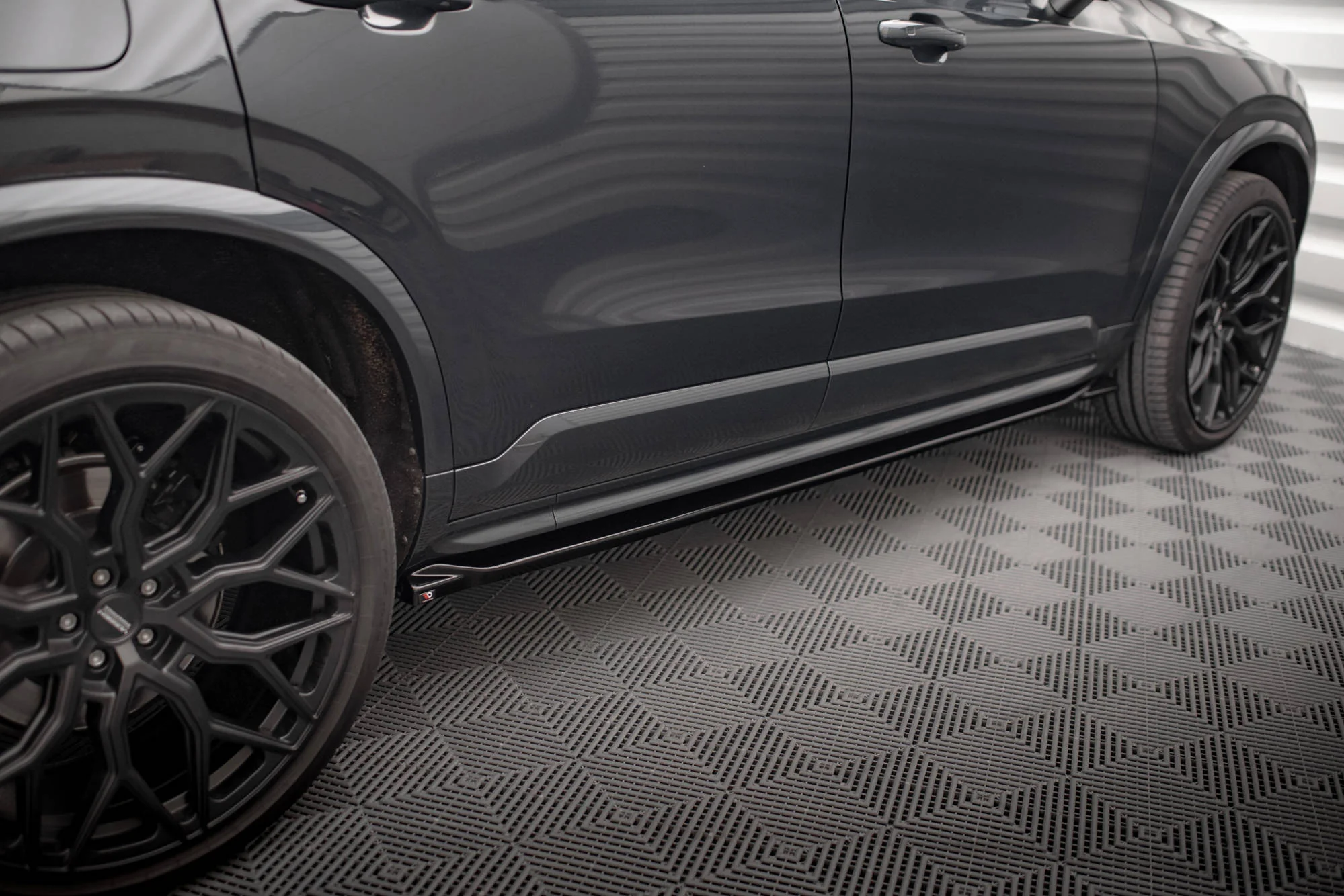 SIDE SKIRTS DIFFUSERS VOLVO XC90 R-DESIGN MK2 FACELIFT - Image 2