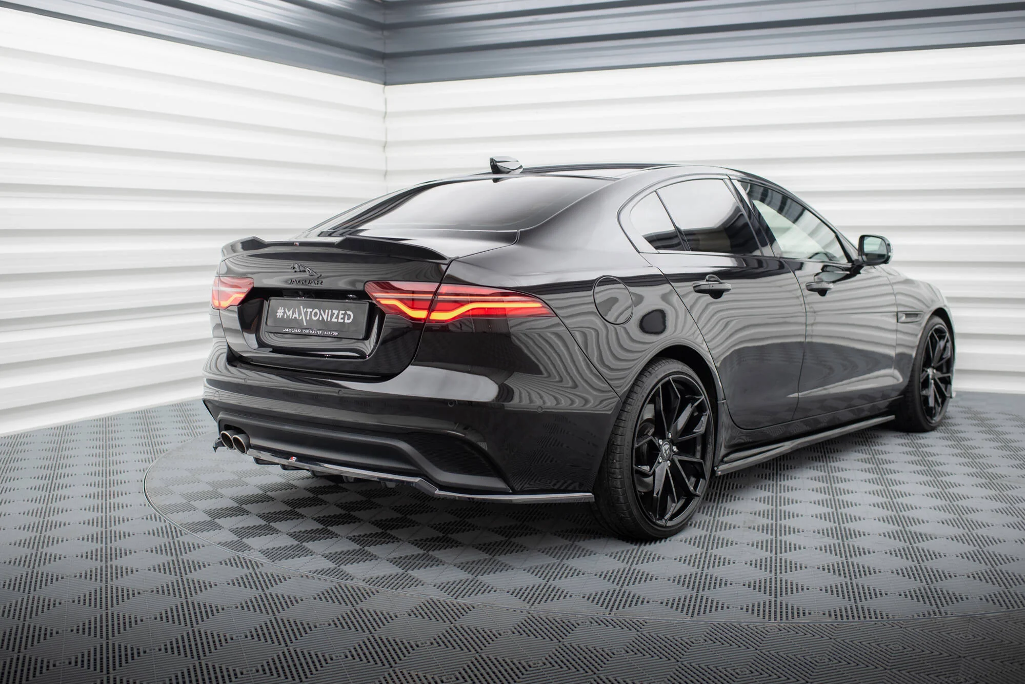 SPOILER CAP 3D JAGUAR XE X760 FACELIFT - Image 4