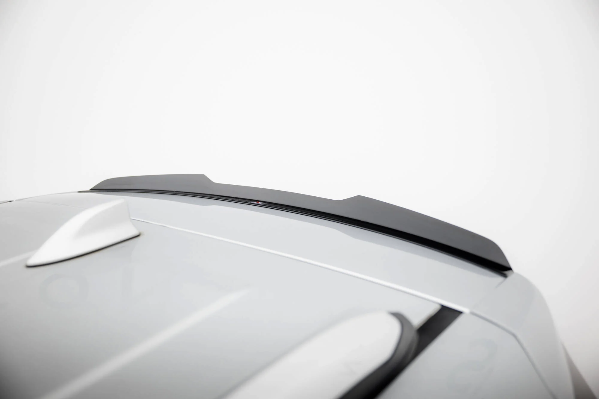 SPOILER CAP TOYOTA SIENNA MK4 - Image 4