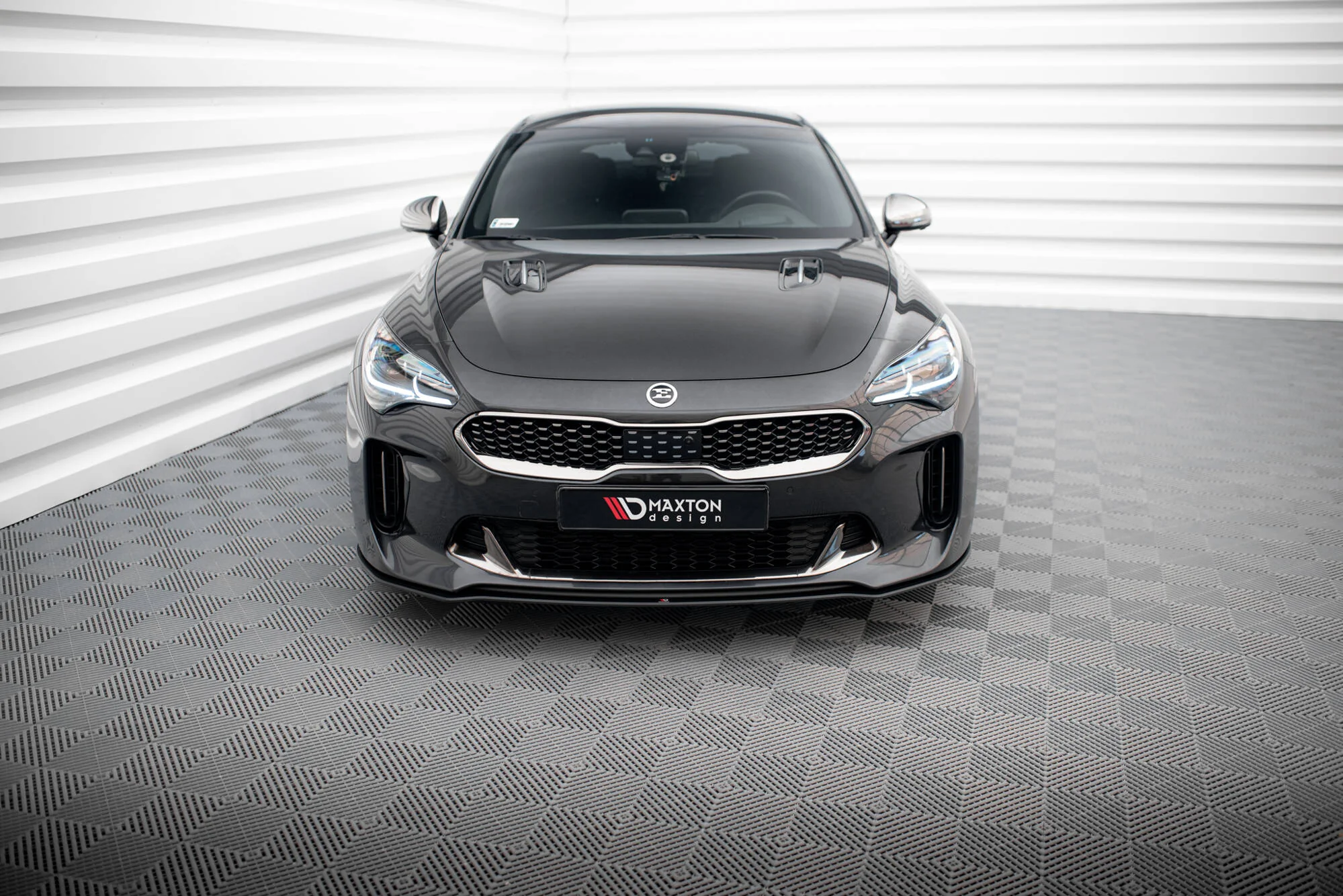 STREET PRO FRONT SPLITTER KIA STINGER GT / GT-LINE MK1 - Image 2