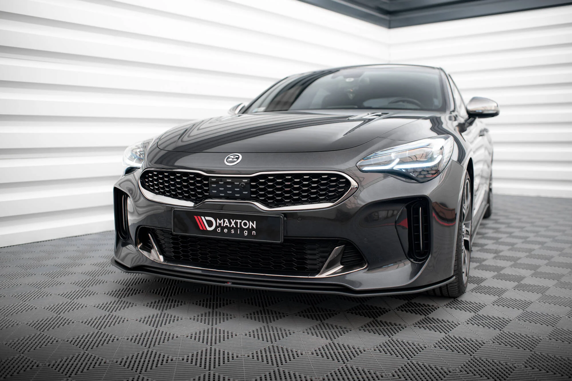 STREET PRO FRONT SPLITTER KIA STINGER GT / GT-LINE MK1 - Image 3