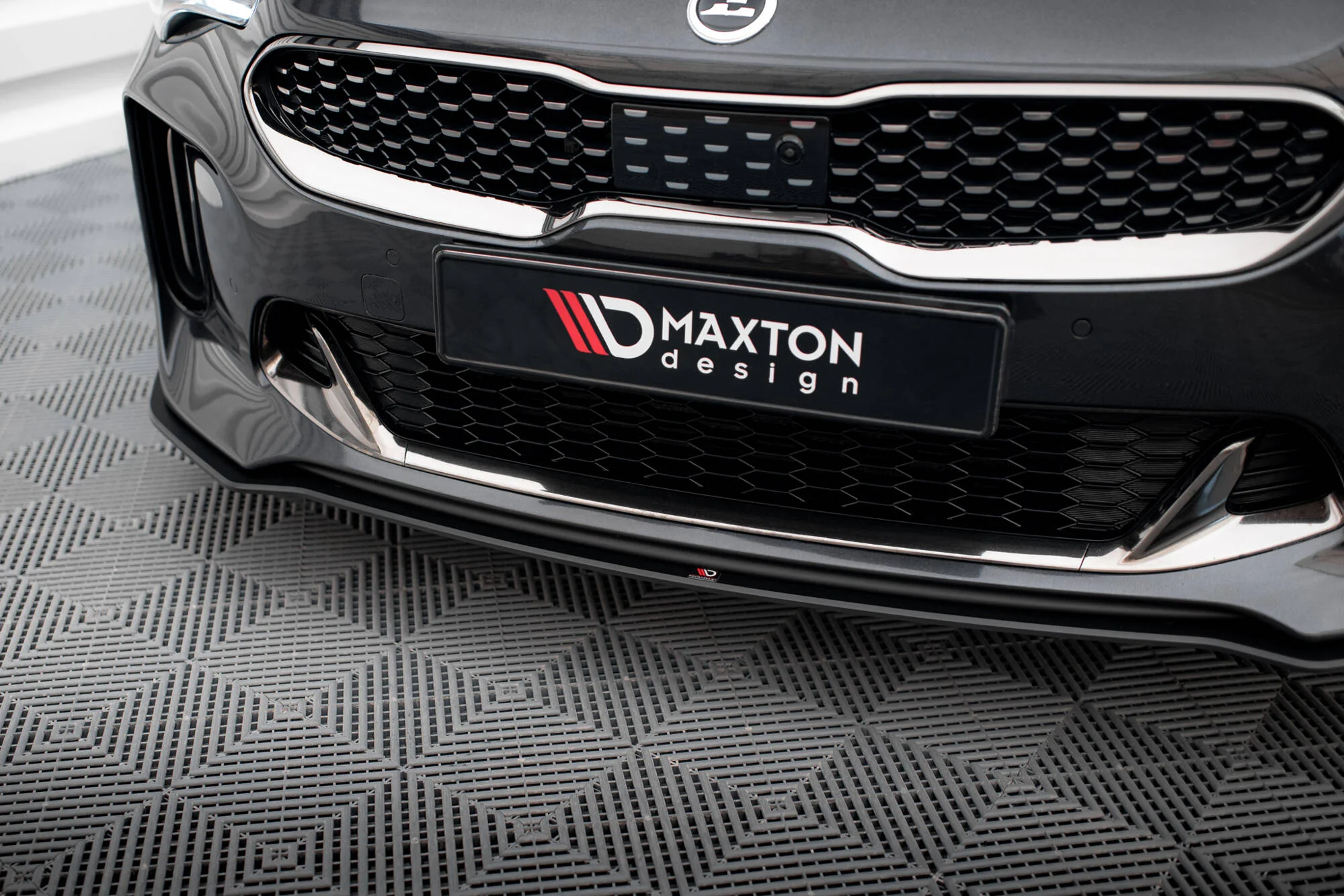 STREET PRO FRONT SPLITTER KIA STINGER GT / GT-LINE MK1 - Image 4