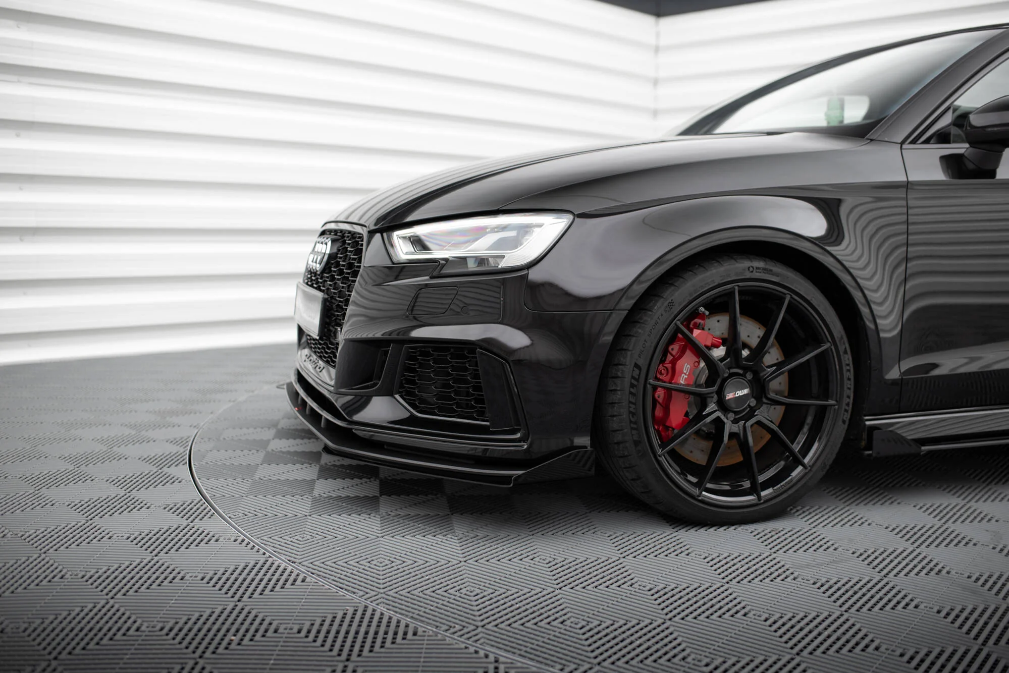 STREET PRO FRONT SPLITTER V.1 + FLAPS AUDI RS3 SEDAN 8V FACELIFT - Image 4