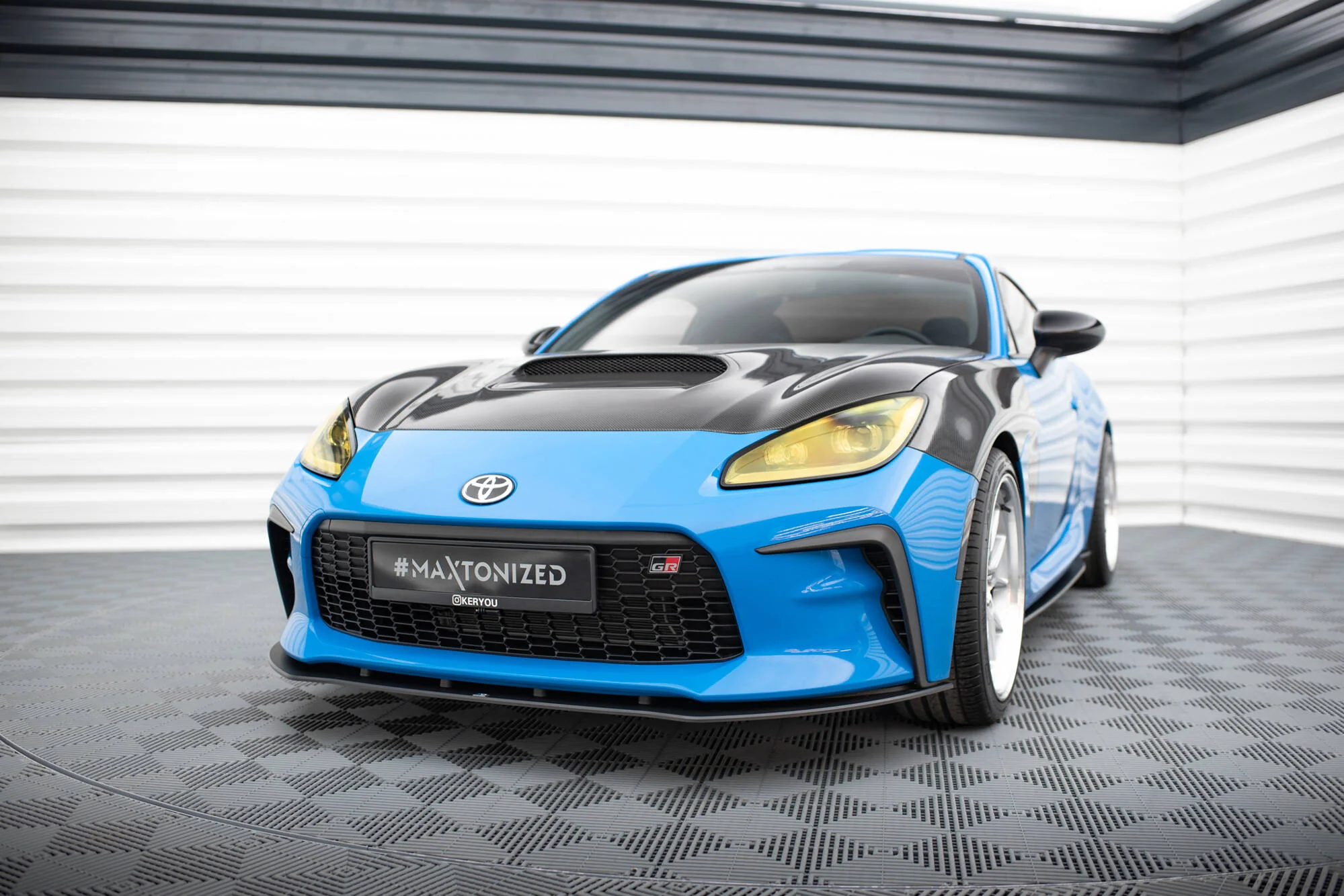 STREET PRO FRONT SPLITTER V.1 TOYOTA GR86 MK1 - Image 3