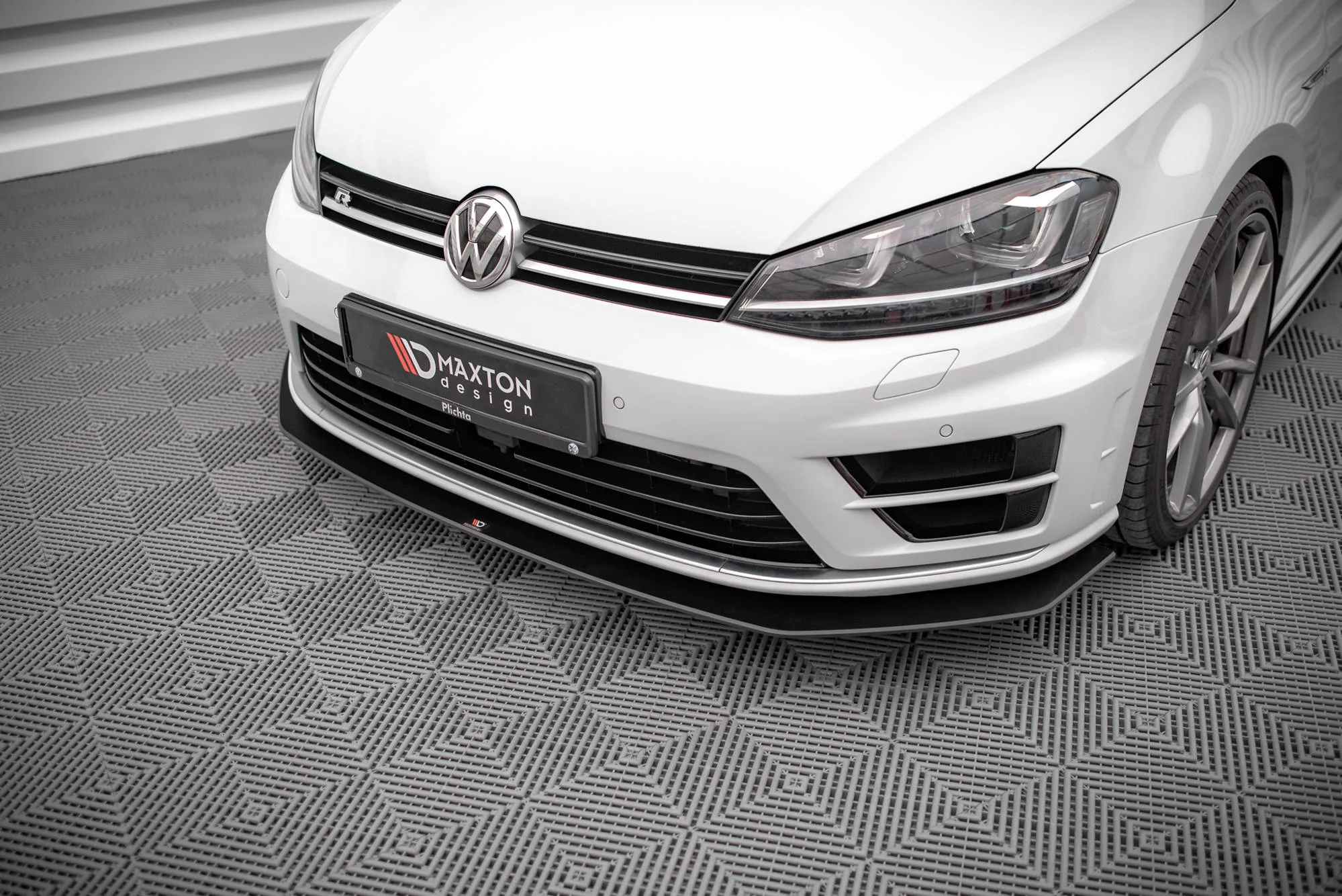 STREET PRO FRONT SPLITTER V.2 VOLKSWAGEN GOLF R MK7 - Image 3