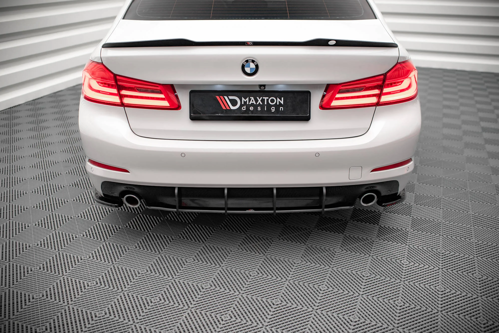 STREET PRO REAR DIFFUSER BMW 5 G30 - Image 3
