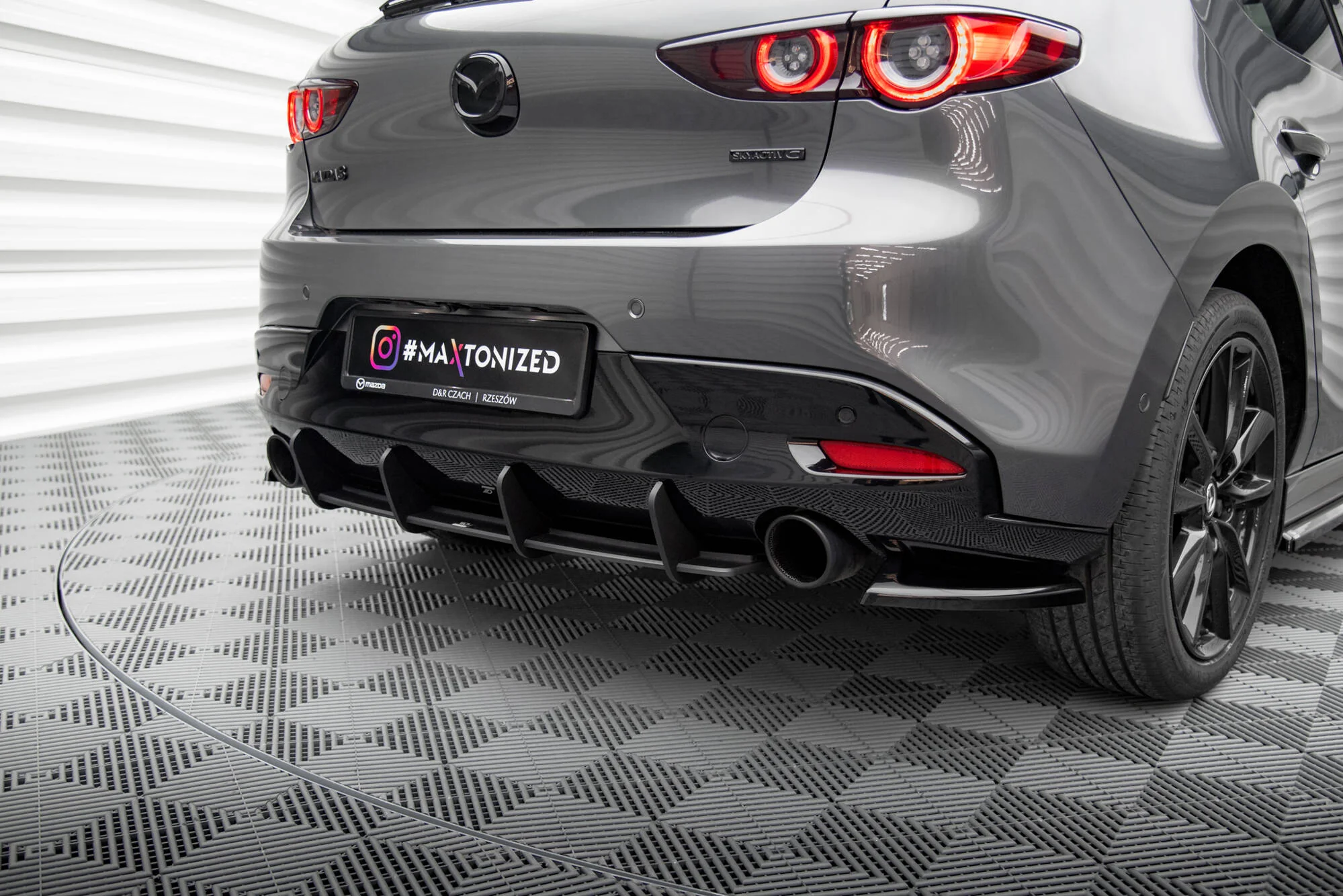 STREET PRO REAR DIFFUSER MAZDA 3 MK4 - Image 3