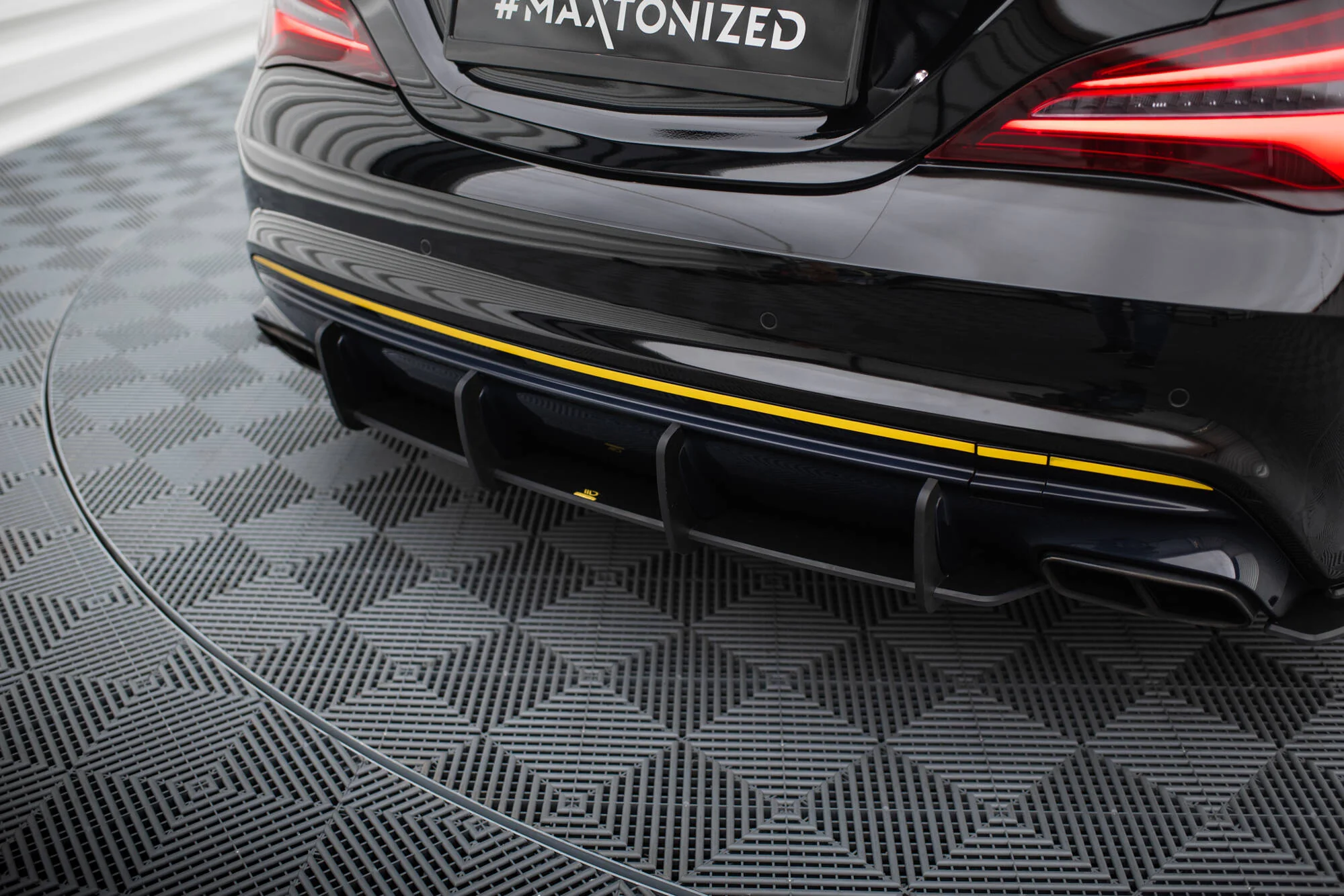 STREET PRO REAR DIFFUSER MERCEDES-AMG CLA 45 C117 FACELIFT - Image 4
