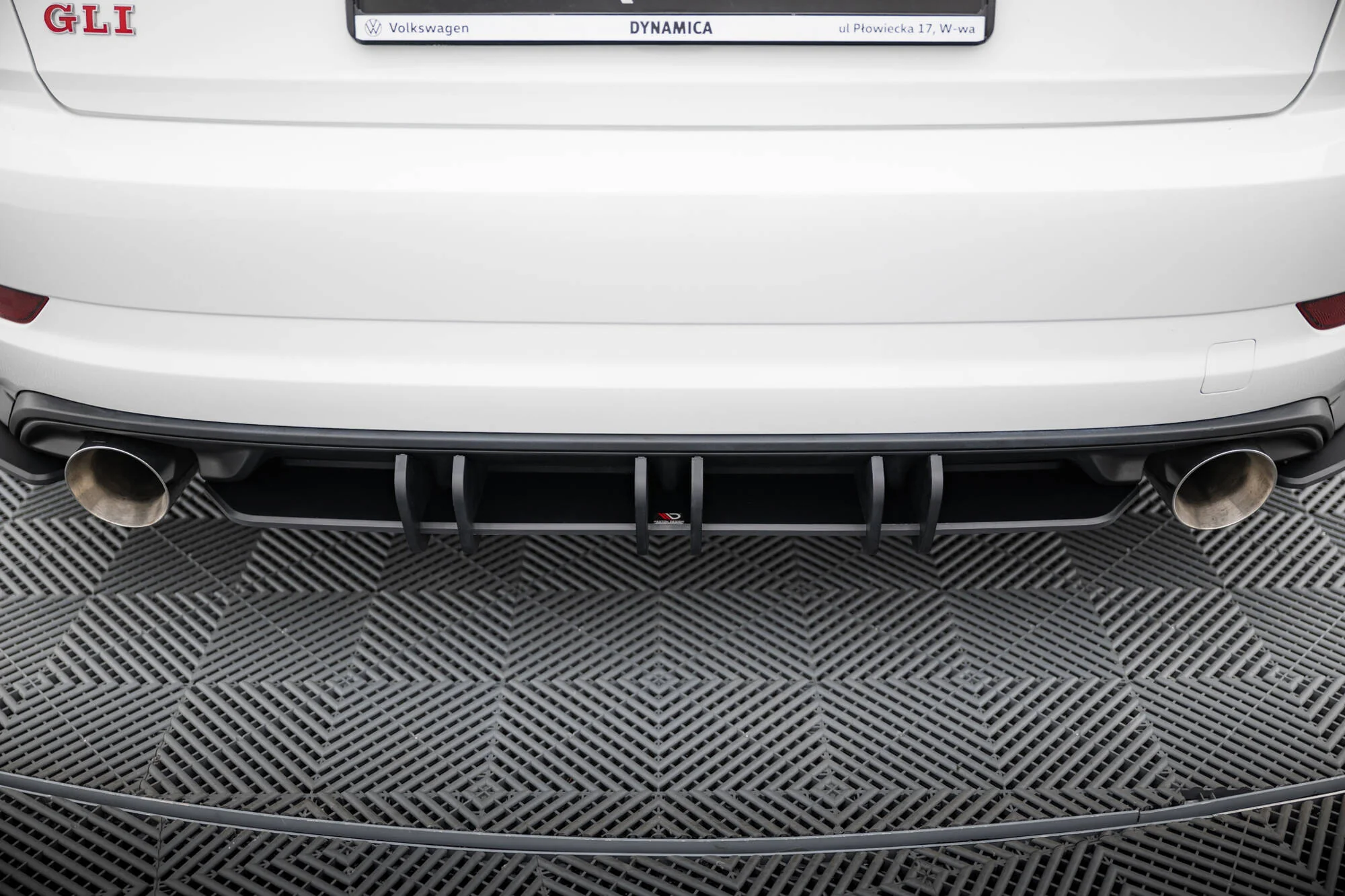 STREET PRO REAR DIFFUSER VOLKSWAGEN JETTA GLI MK7 - Image 4