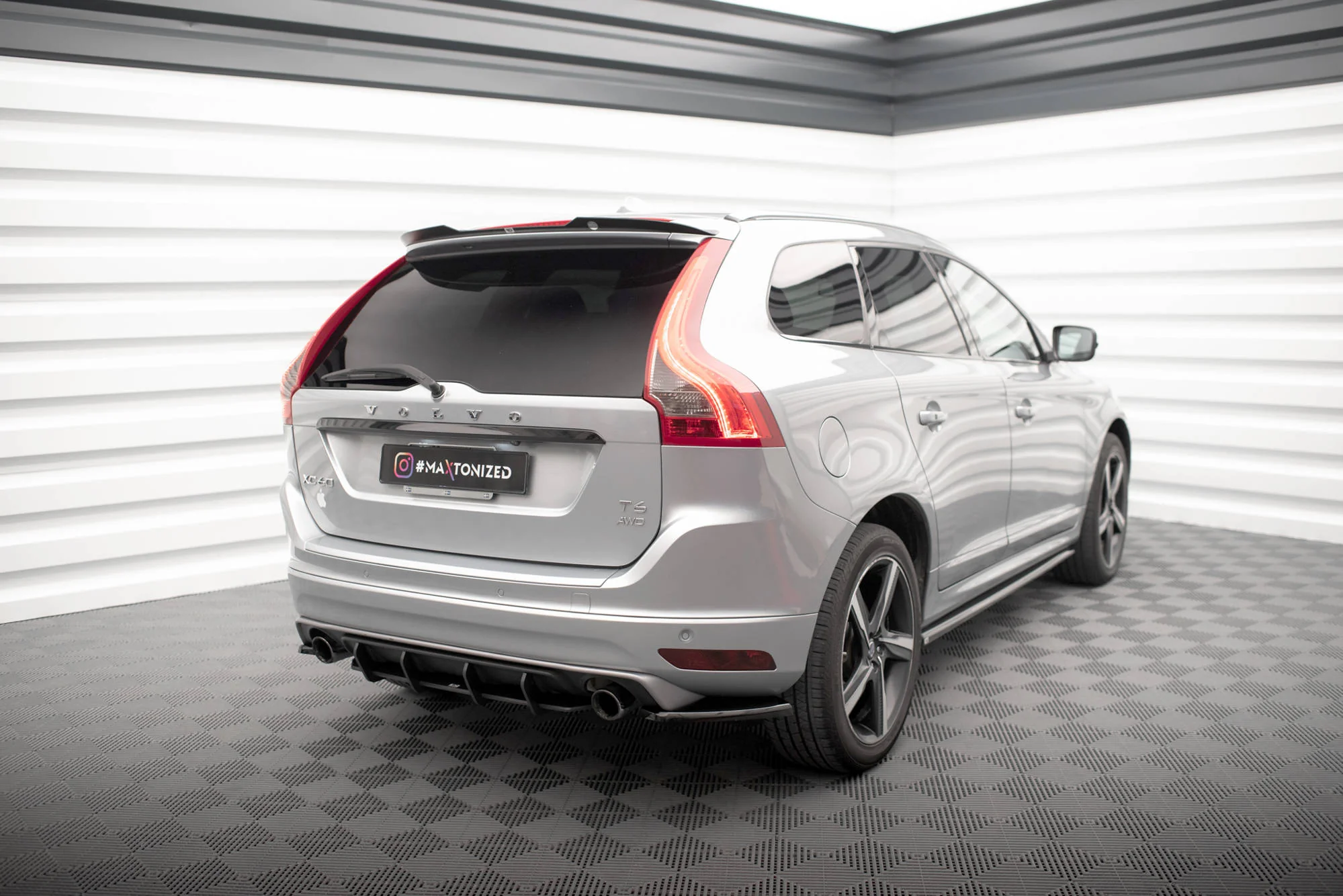 STREET PRO REAR DIFFUSER VOLVO XC60 R-DESIGN MK1 FACELIFT - Image 2