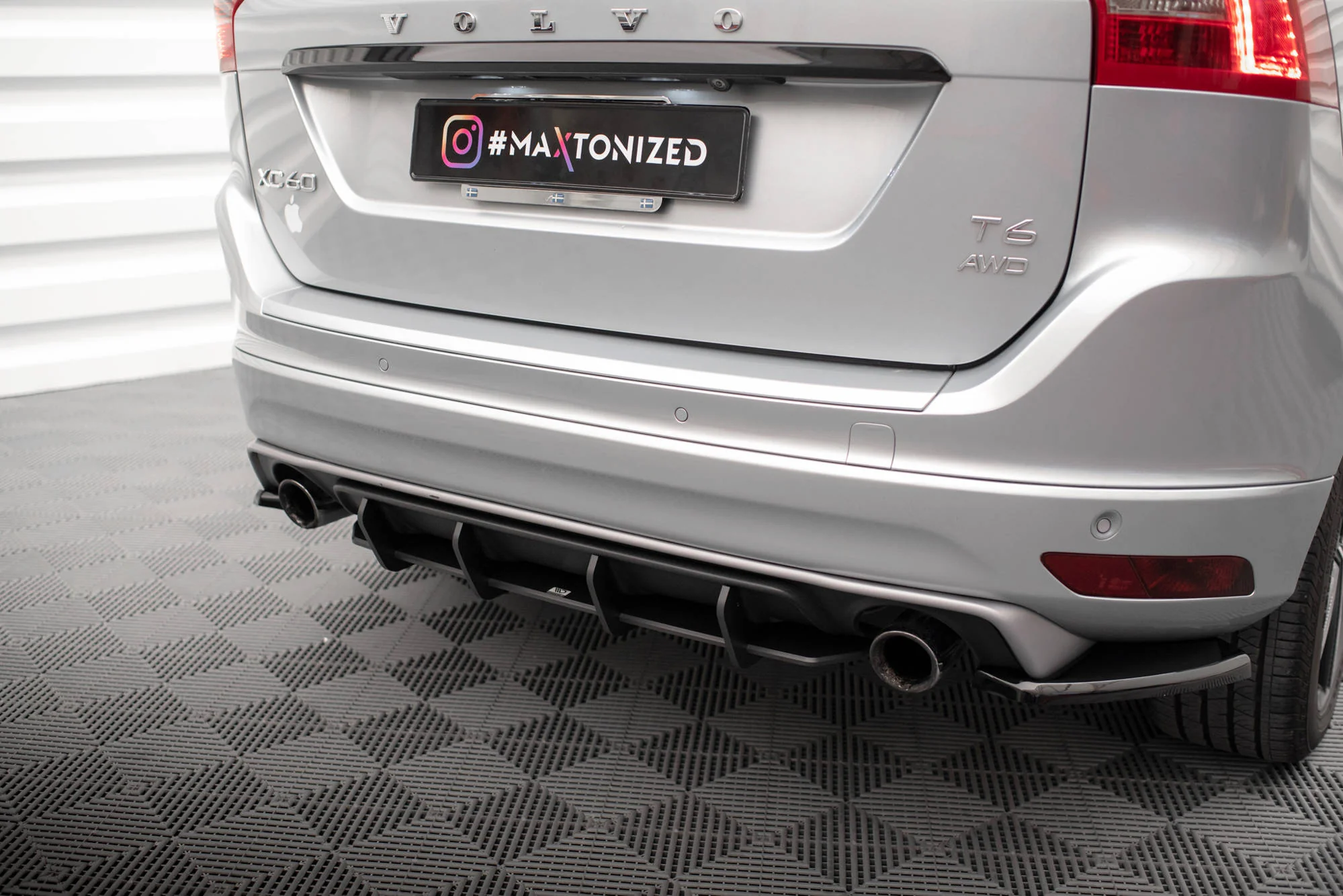 STREET PRO REAR DIFFUSER VOLVO XC60 R-DESIGN MK1 FACELIFT - Image 3
