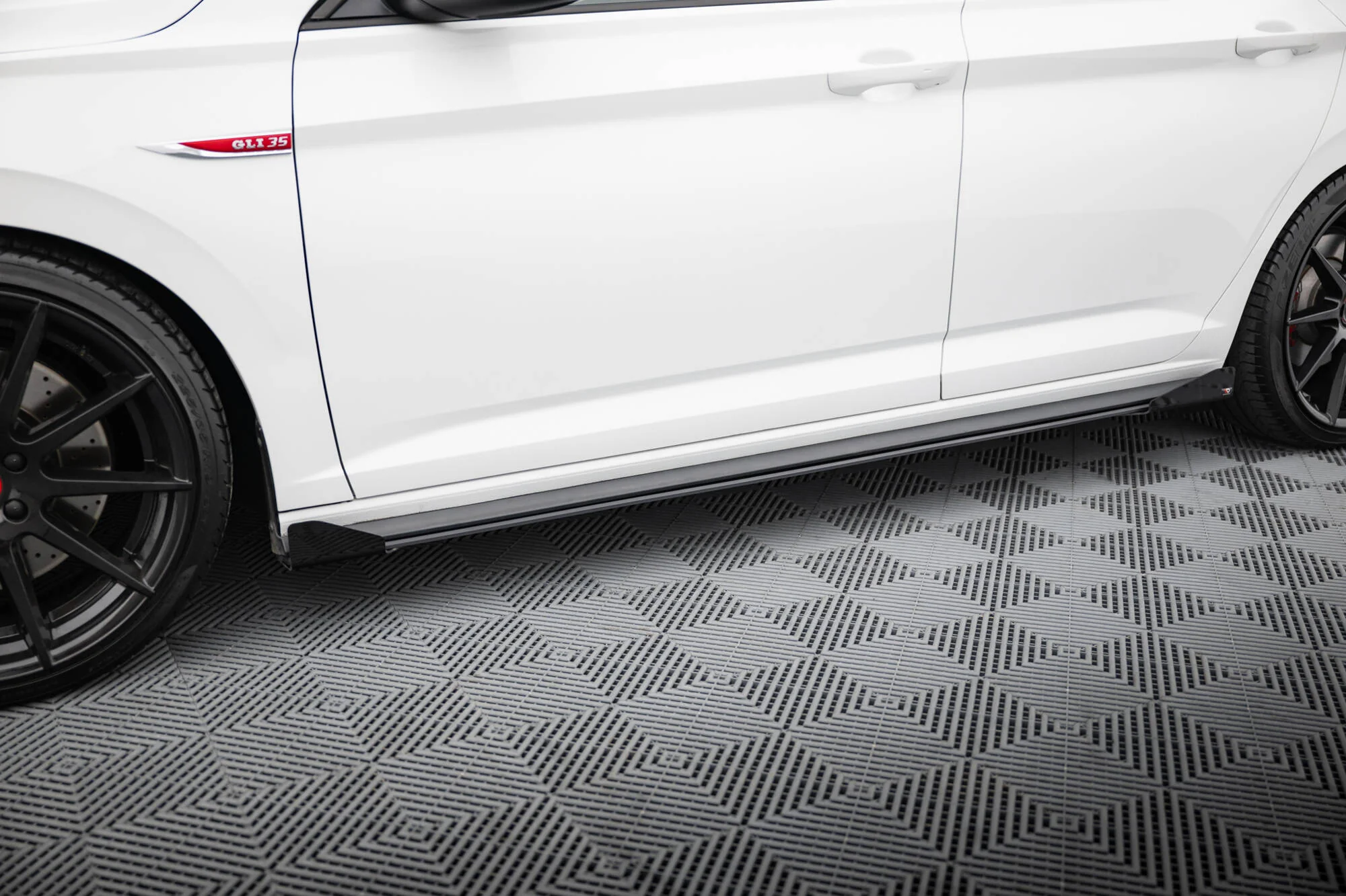 STREET PRO SIDE SKIRTS DIFFUSERS + FLAPS VOLKSWAGEN JETTA GLI MK7 - Image 3