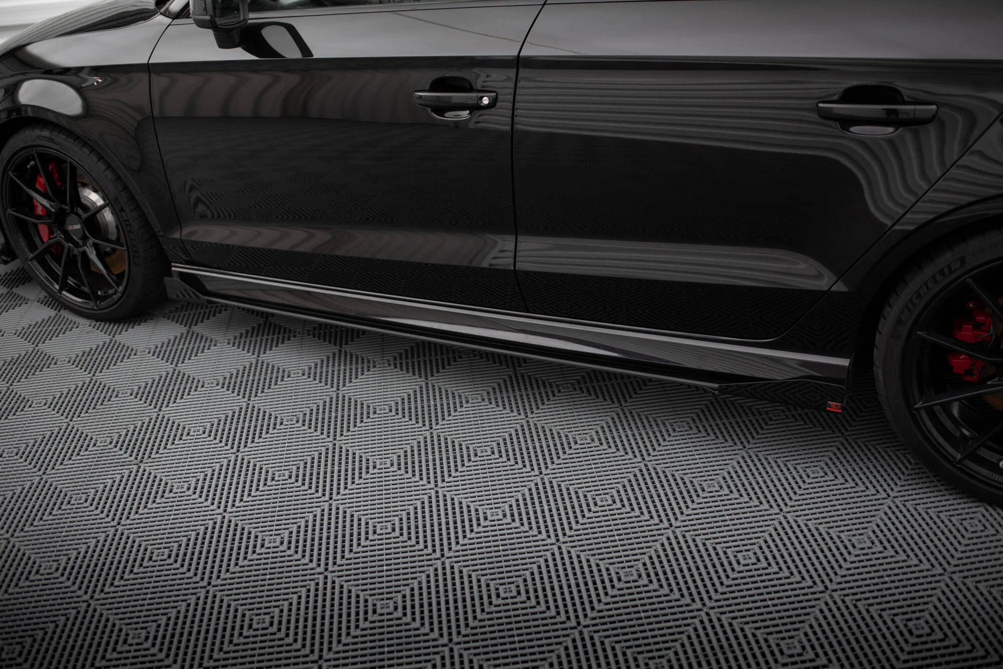 STREET PRO SIDE SKIRTS DIFFUSERS V.1 + FLAPS AUDI RS3 SEDAN 8V FACELIFT - Image 5