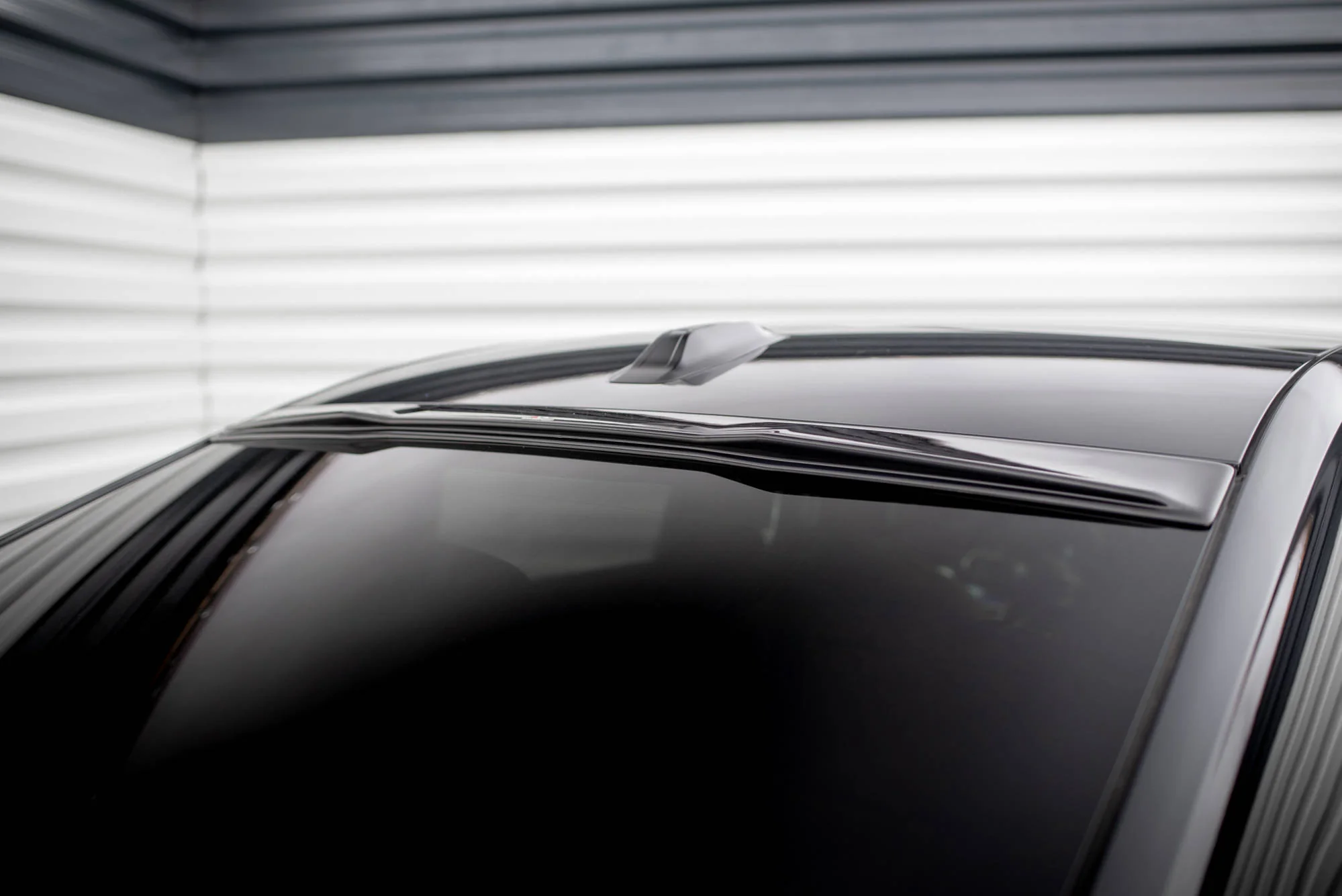REAR WINDOW EXTENSION BMW 7 M-PACK / M760 G70 - Image 4