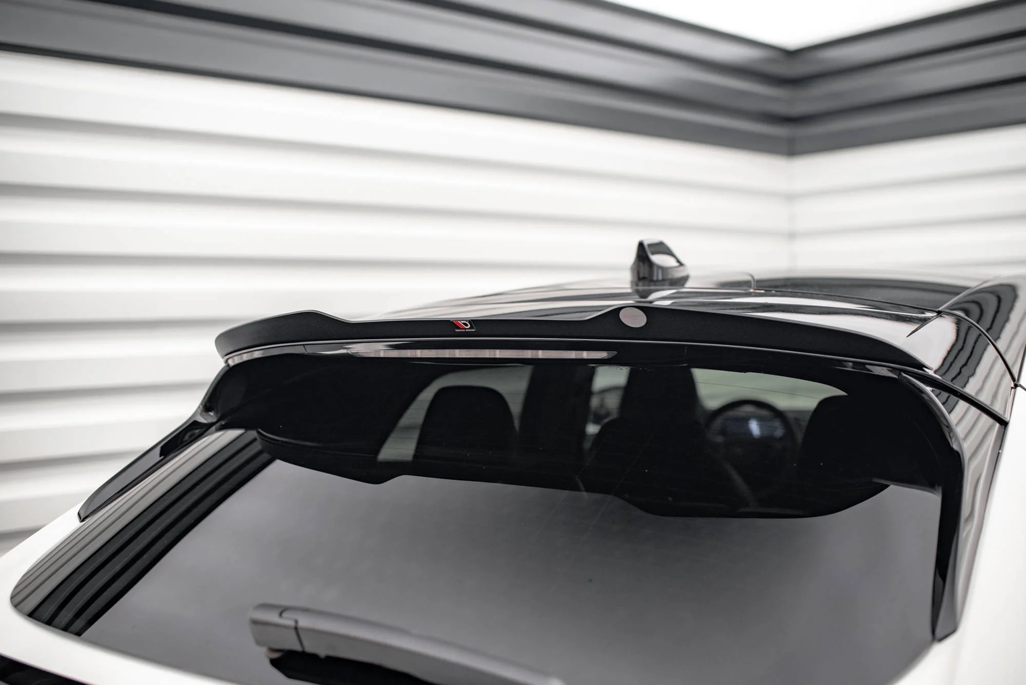 UPPER SPOILER CAP FORD MUSTANG MACH-E MK1 - Image 3