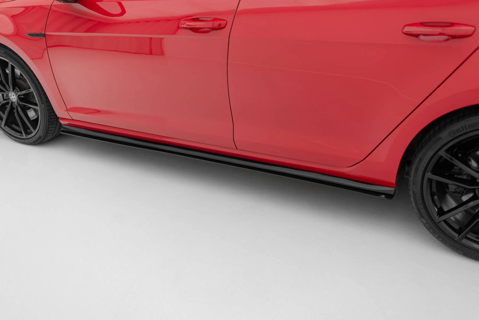 VW GOLF VII R (FACELIFT) - RACING SIDE SKIRTS DIFFUSERS - Image 2